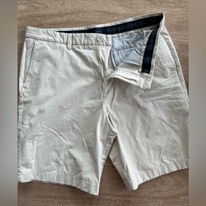 Vineyard Vines Men’s On The Go Shorts